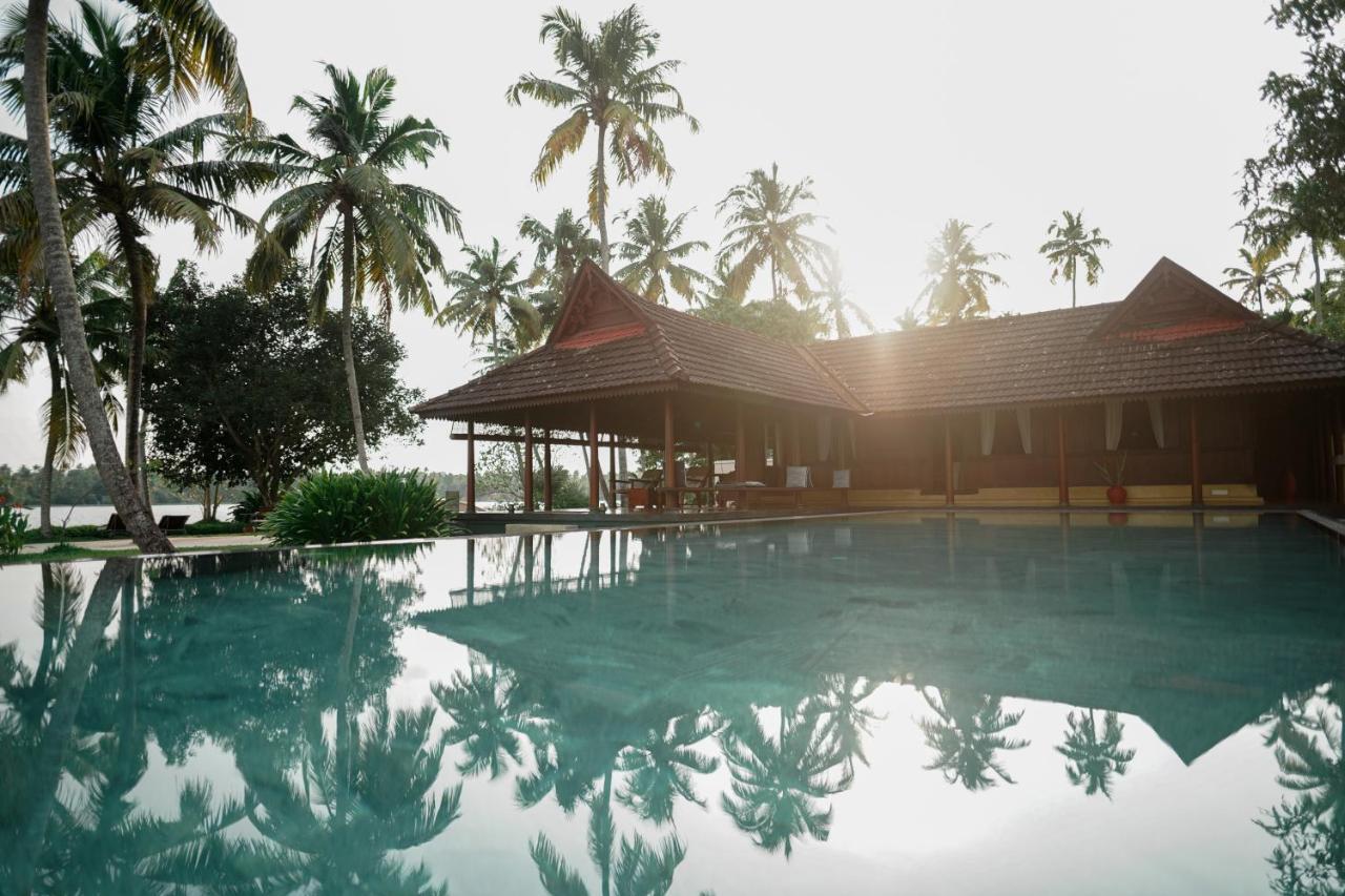 Vismaya Lake Heritage Turavūr Exteriör bild